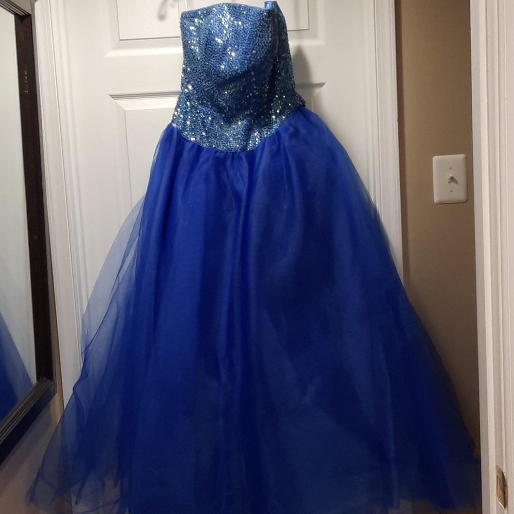 Pageant gown